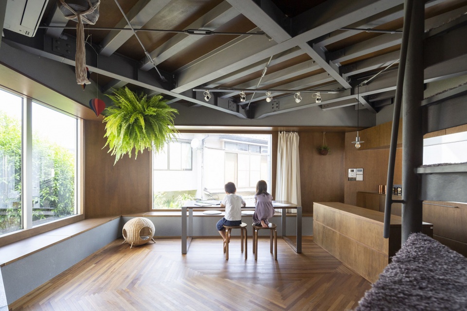 Bay Window Tower House Takaaki Fuji Yuko Fuji Architecture