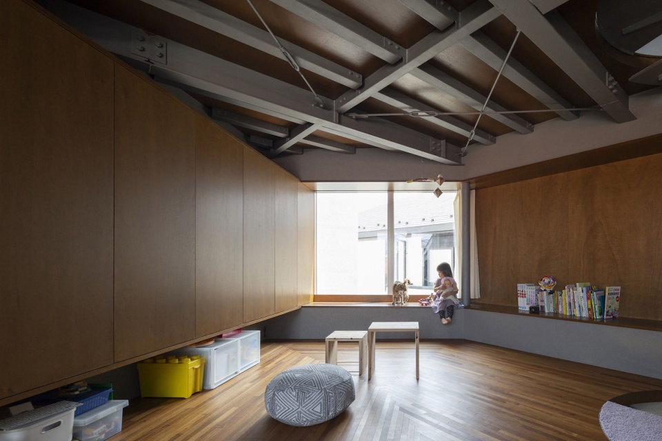 Bay Window Tower House Takaaki Fuji Yuko Fuji Architecture