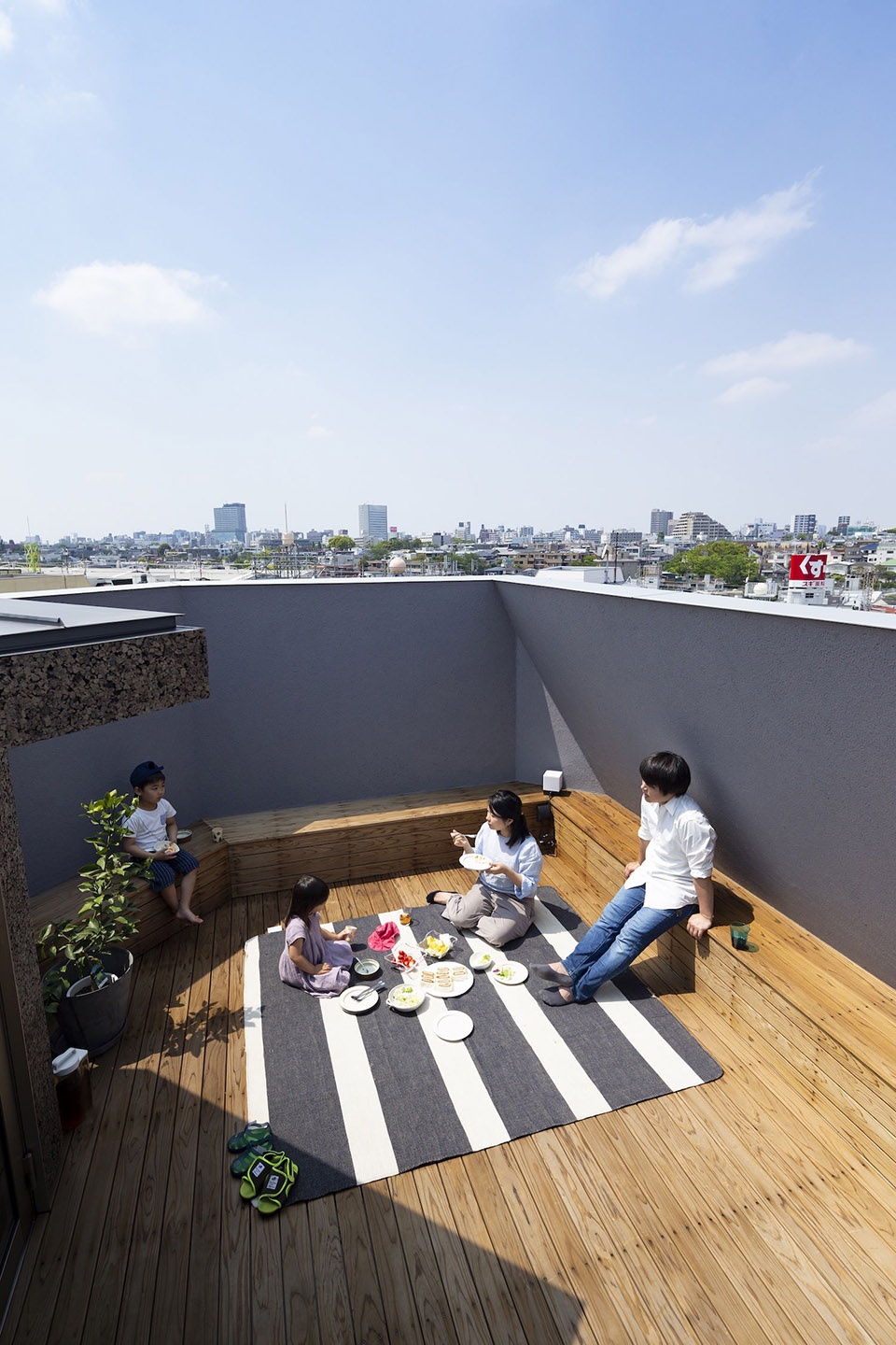 Bay Window Tower House Takaaki Fuji Yuko Fuji Architecture