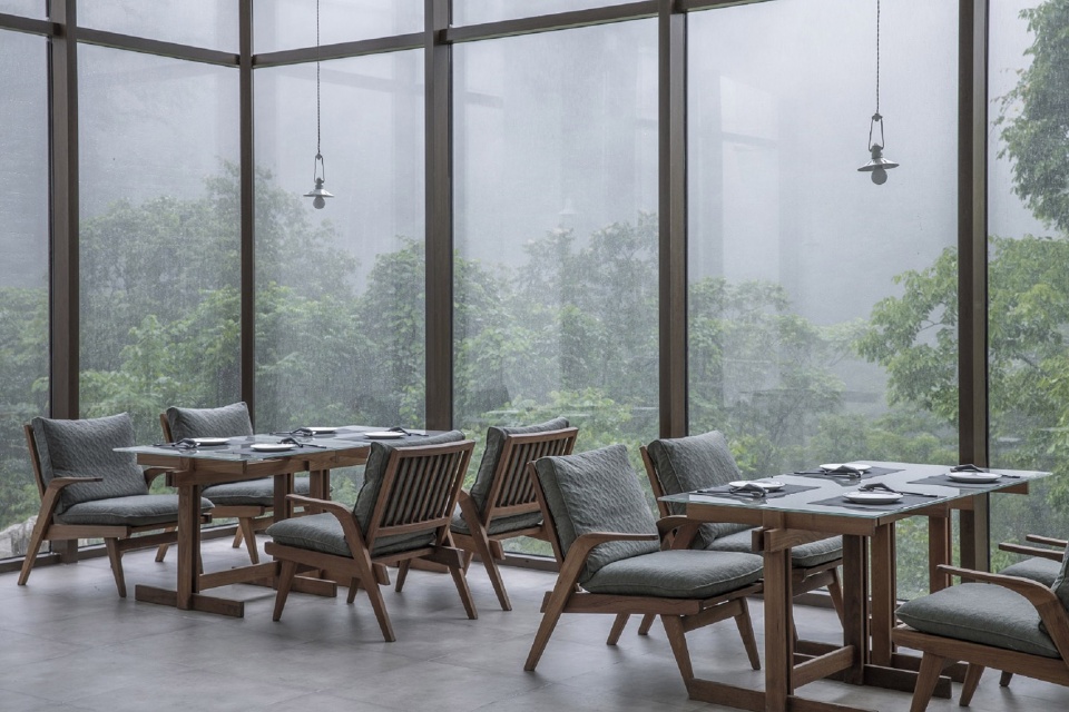 LONE M HOTEL QINLING Studio Qi