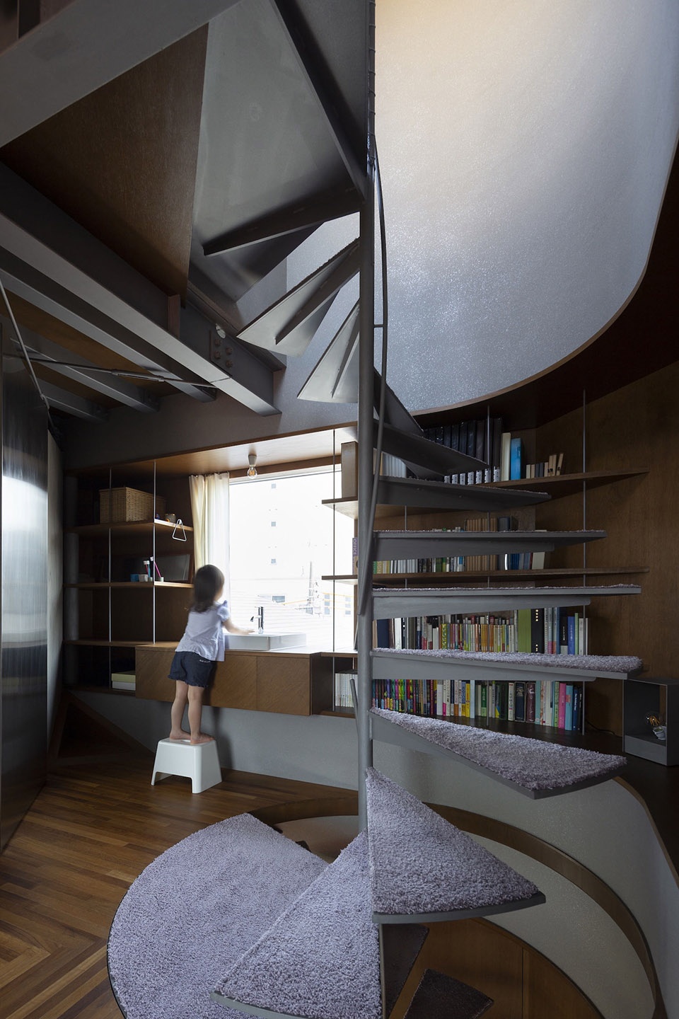 Bay Window Tower House Takaaki Fuji Yuko Fuji Architecture