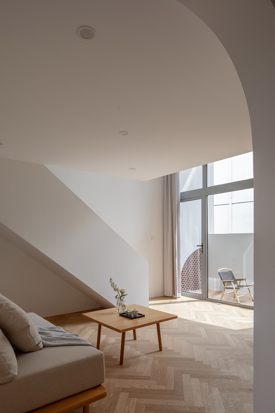 Between Ten Pieces Atelier LAI