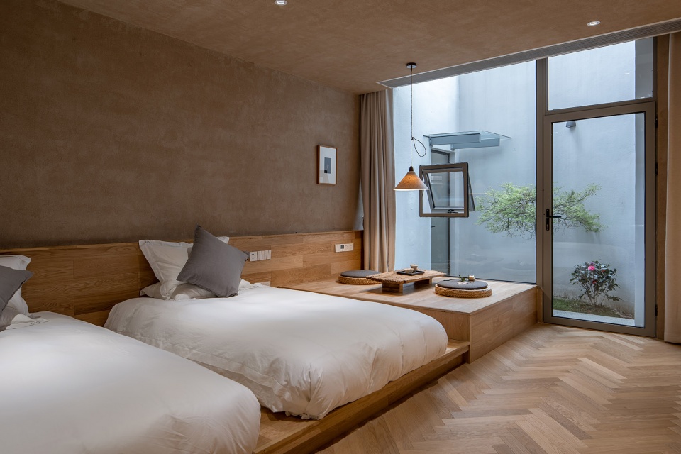 Between Ten Pieces Atelier LAI