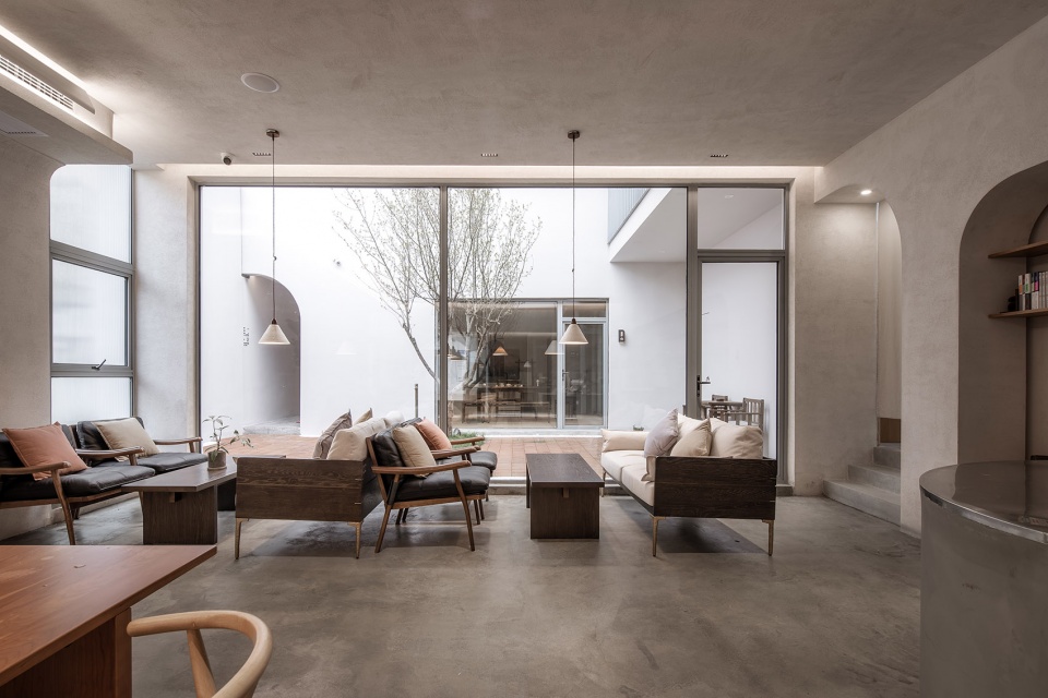 Between Ten Pieces Atelier LAI