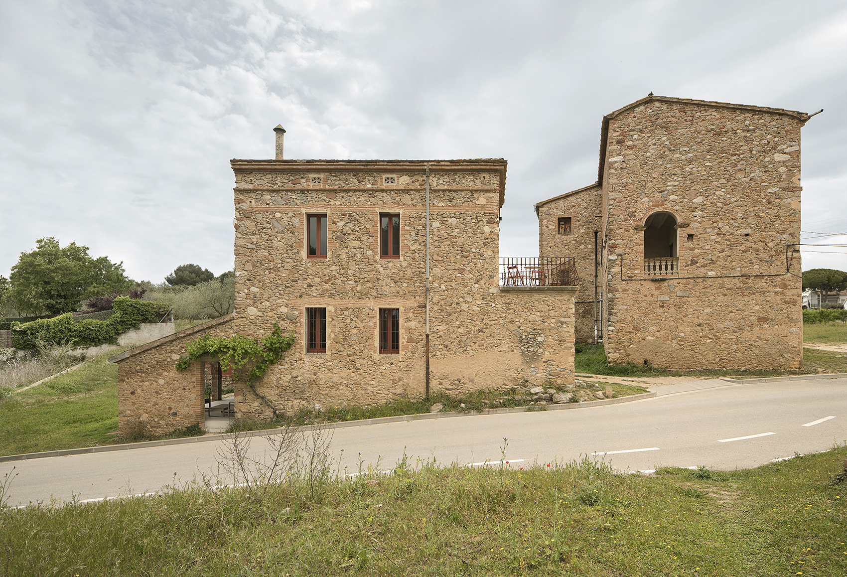 rural house in santa eulalia by neuronalab