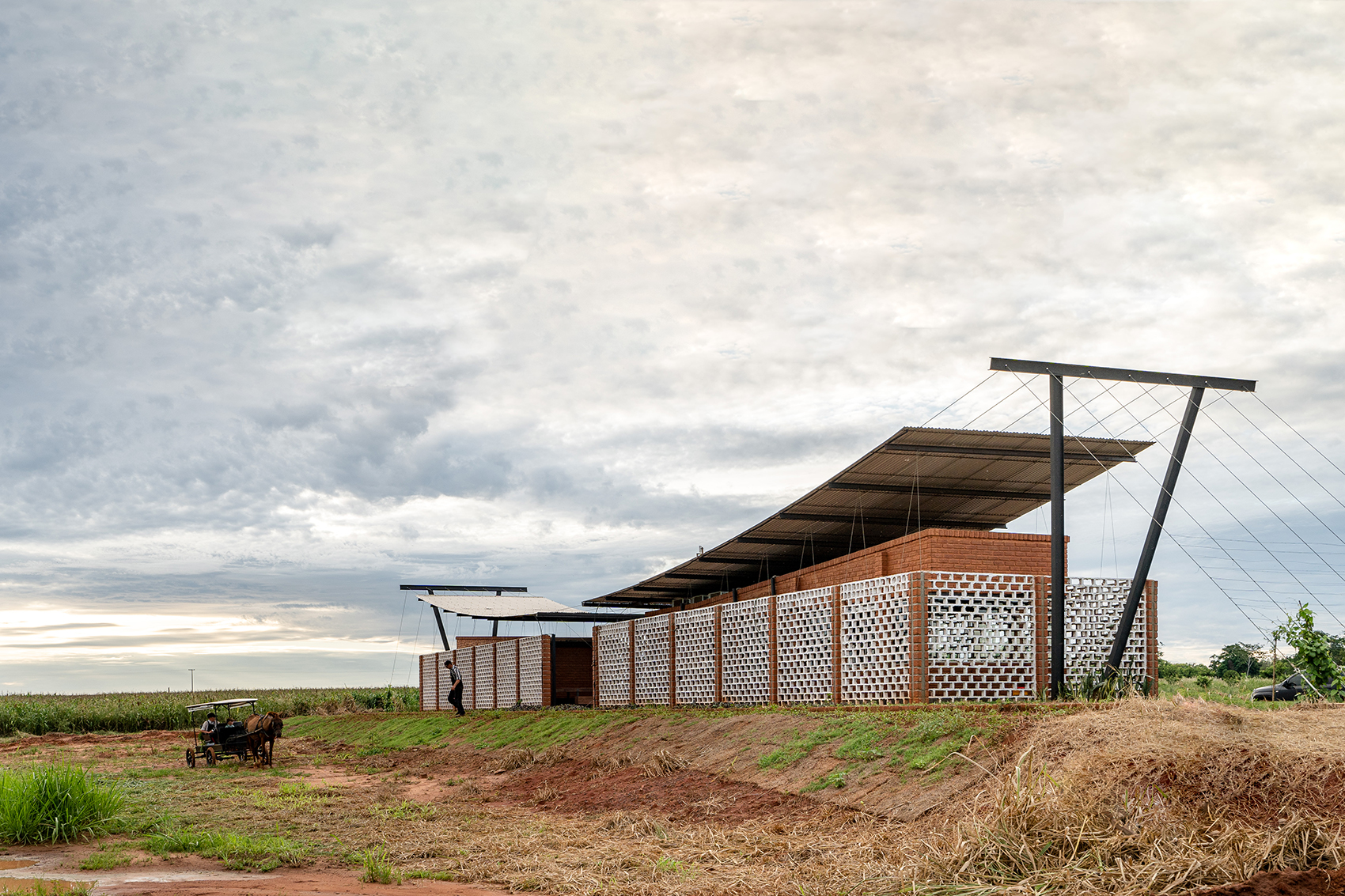 oficinas nordeste curuguaty by minimo comun arquitectura