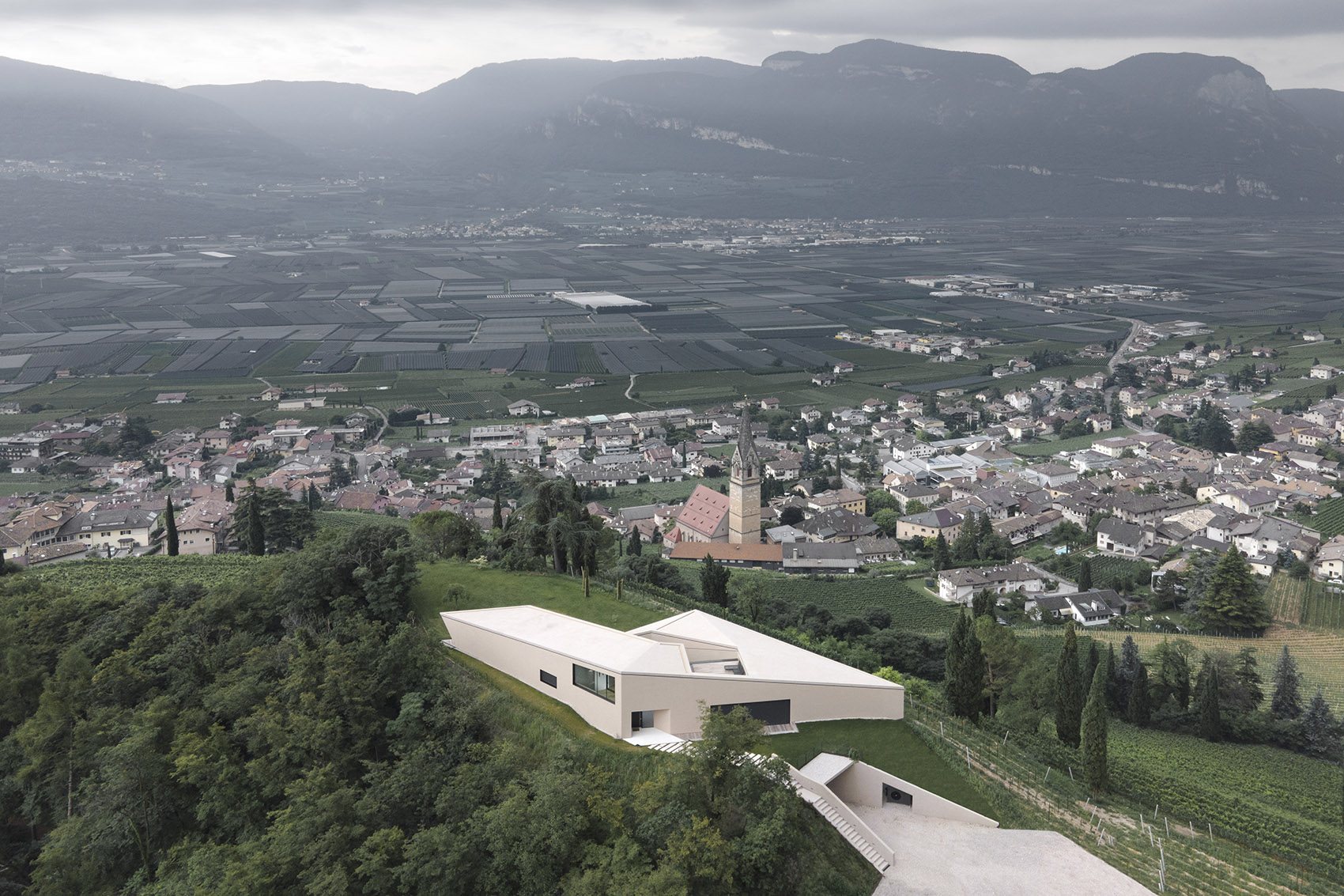 Kastelaz Hof by Peter Pichler Architecture