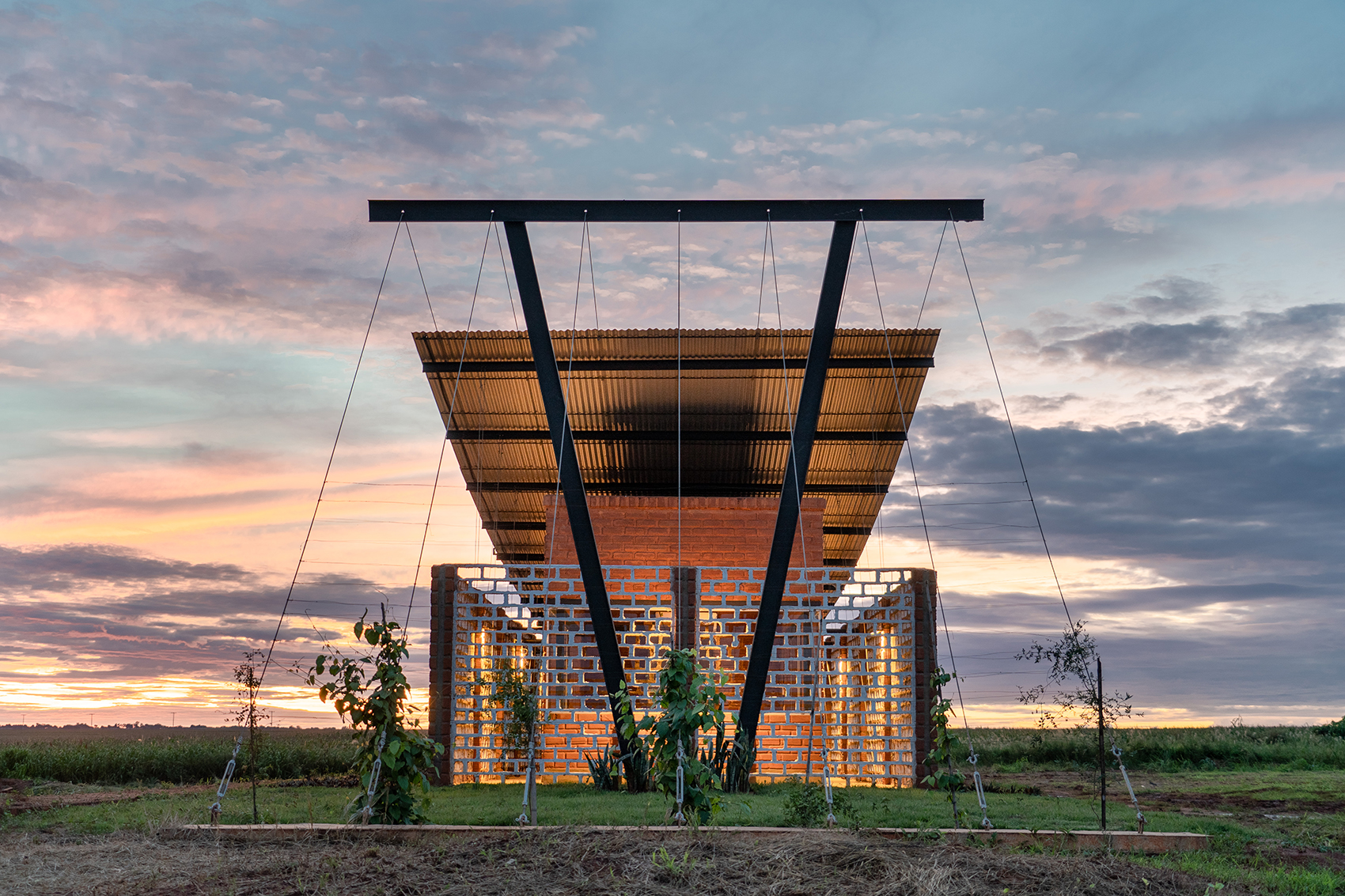 oficinas nordeste curuguaty by minimo comun arquitectura 1