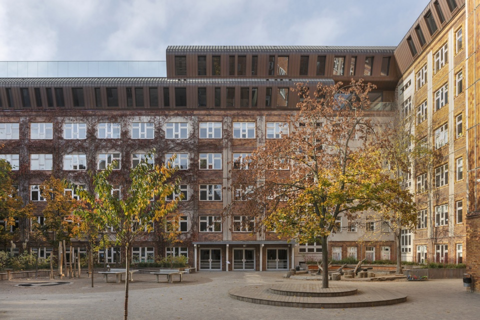 Berlin Metropolitan School by Sauerbruch Hutton