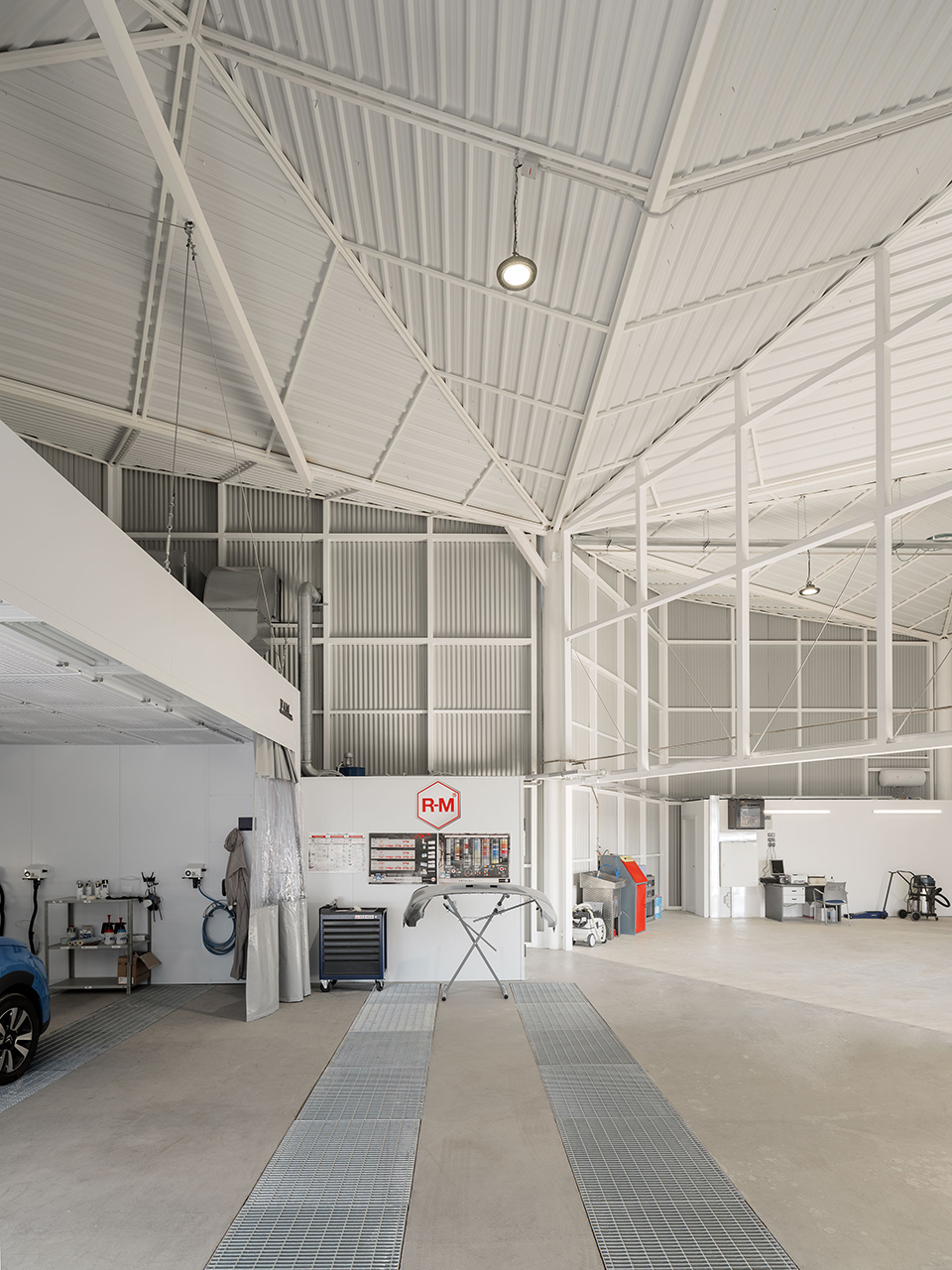 gomotor store by nora studio 1
