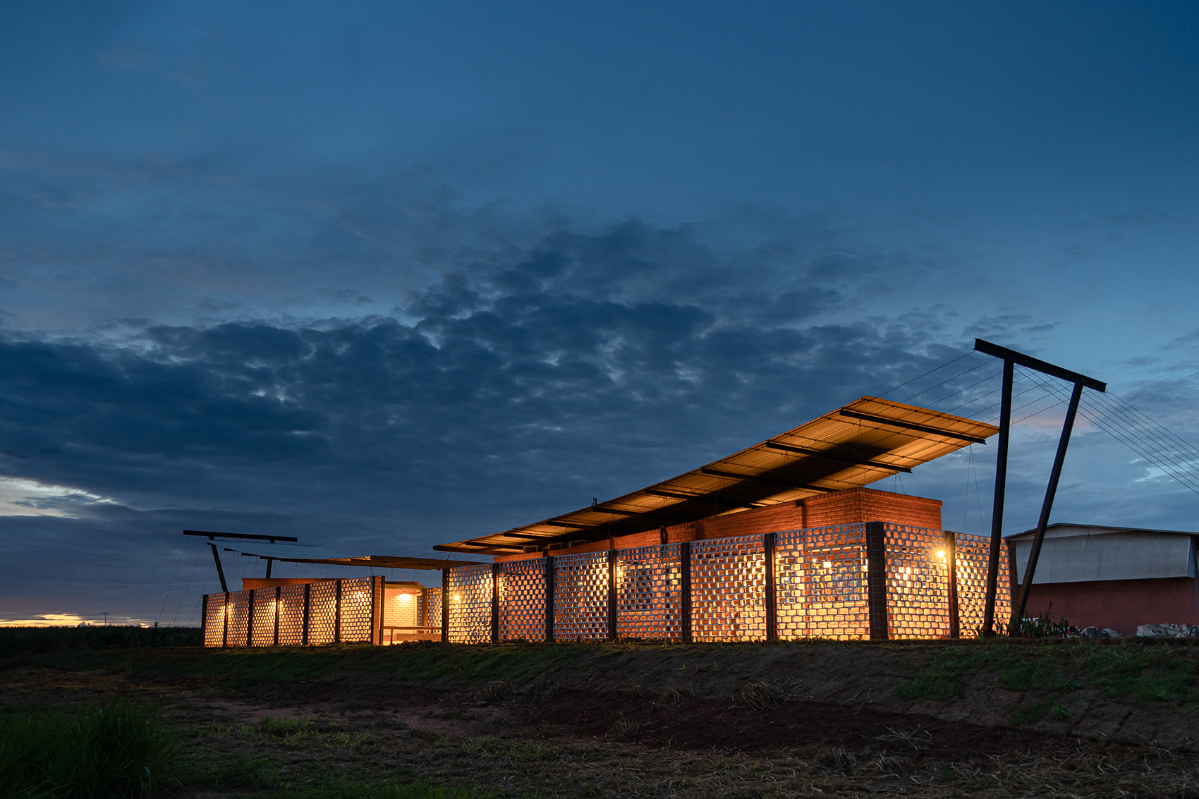 oficinas nordeste curuguaty by minimo comun arquitectura 1
