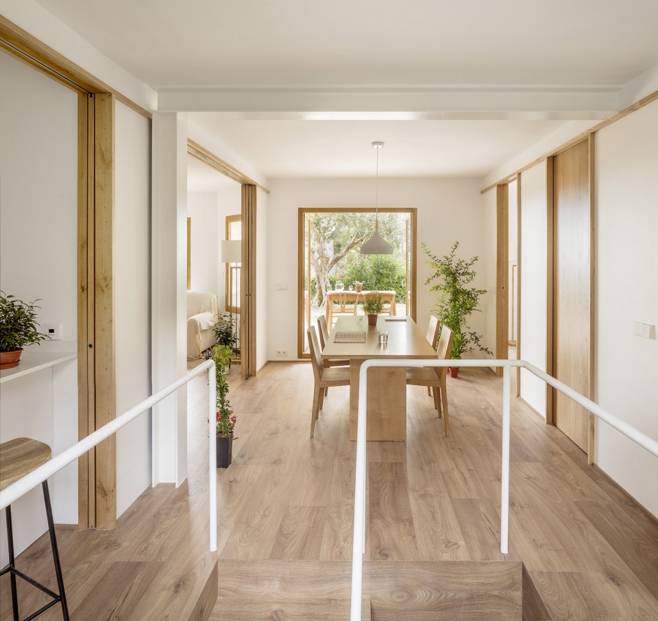 Costa Brava House by Roman Izquierdo Bouldstridge