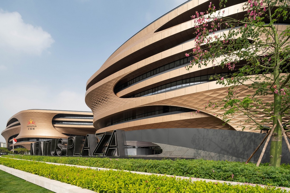 infinitus plaza guangzhou china by zaha hadid architects