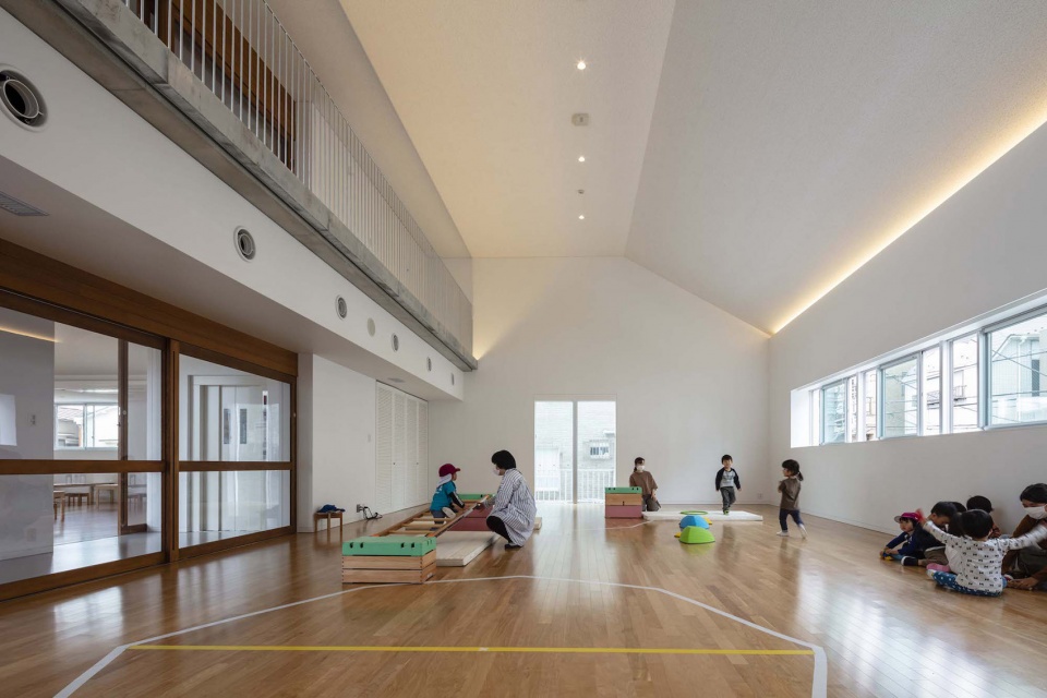 higashitateishi nursery school by aisaka architects atelier