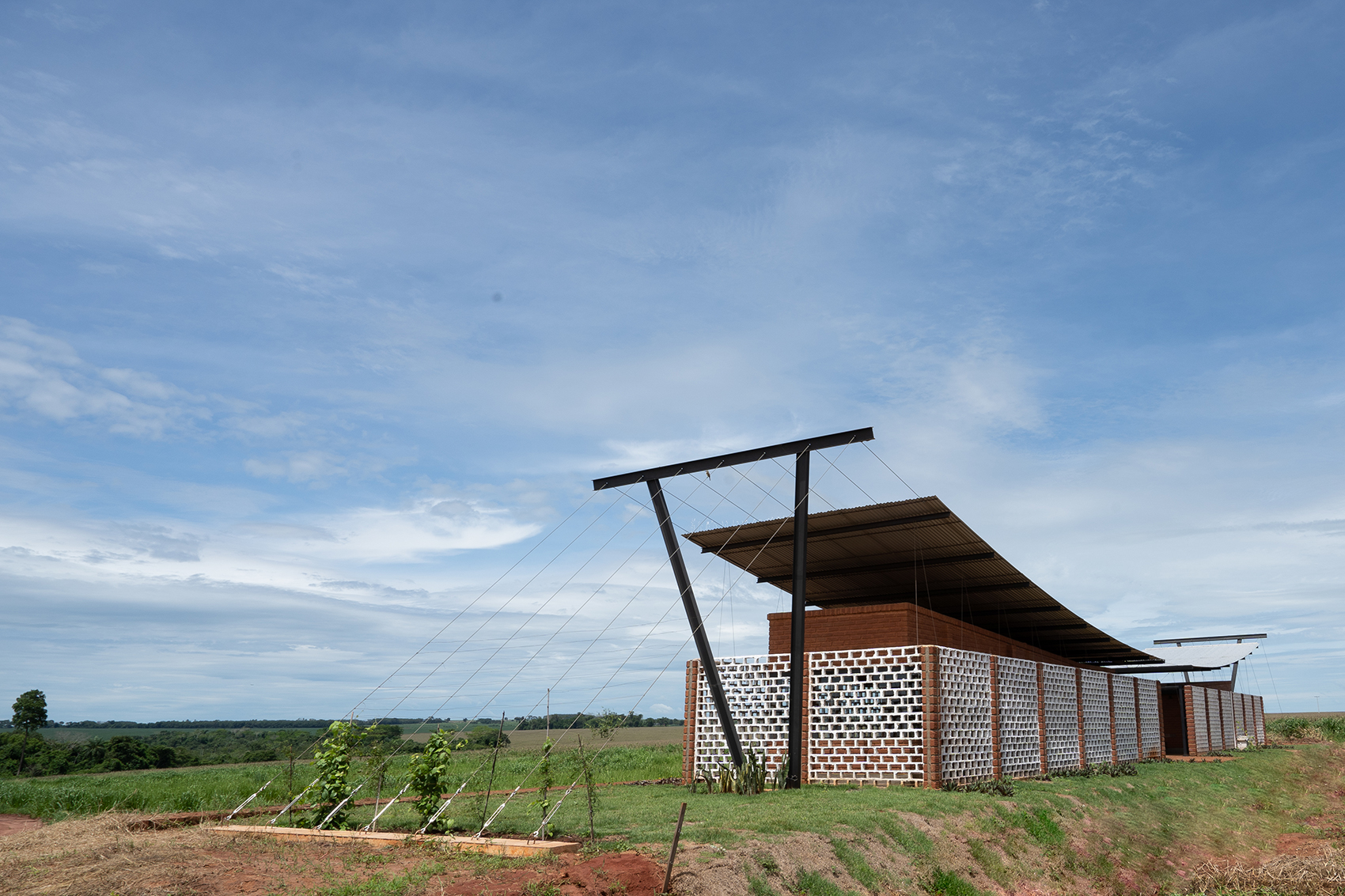 oficinas nordeste curuguaty by minimo comun arquitectura