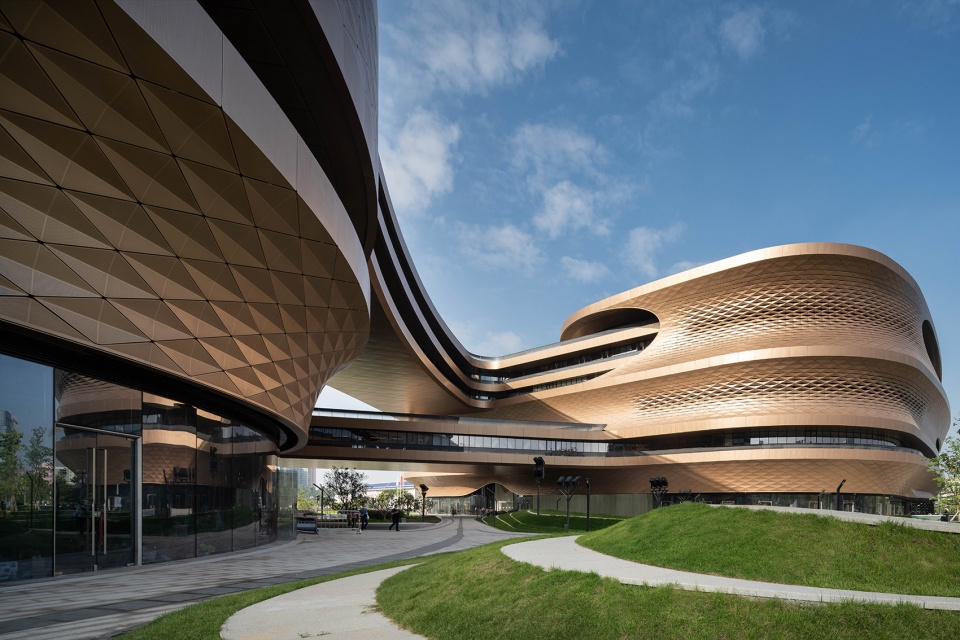 infinitus plaza guangzhou china by zaha hadid architects