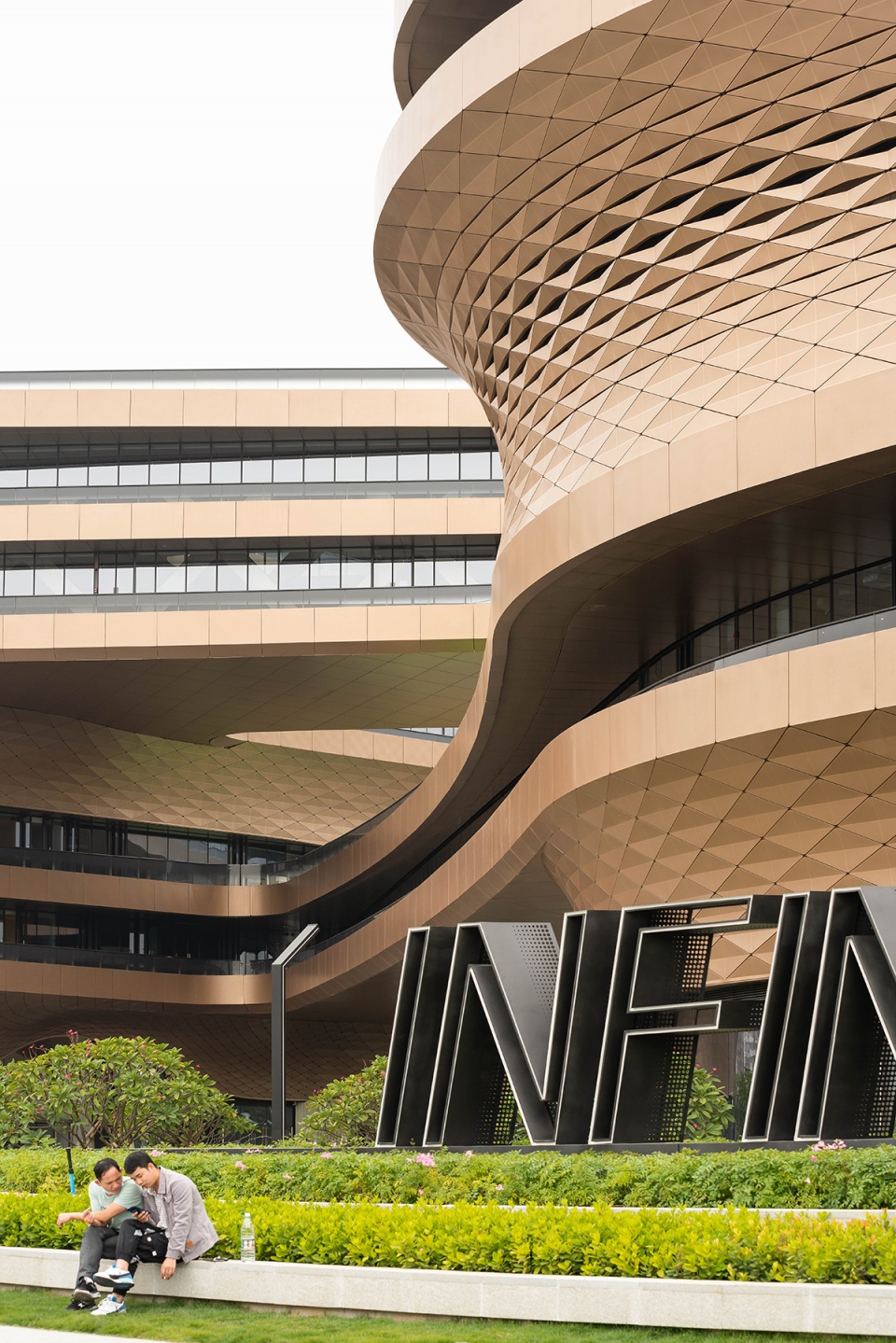 infinitus plaza guangzhou china by zaha hadid architects