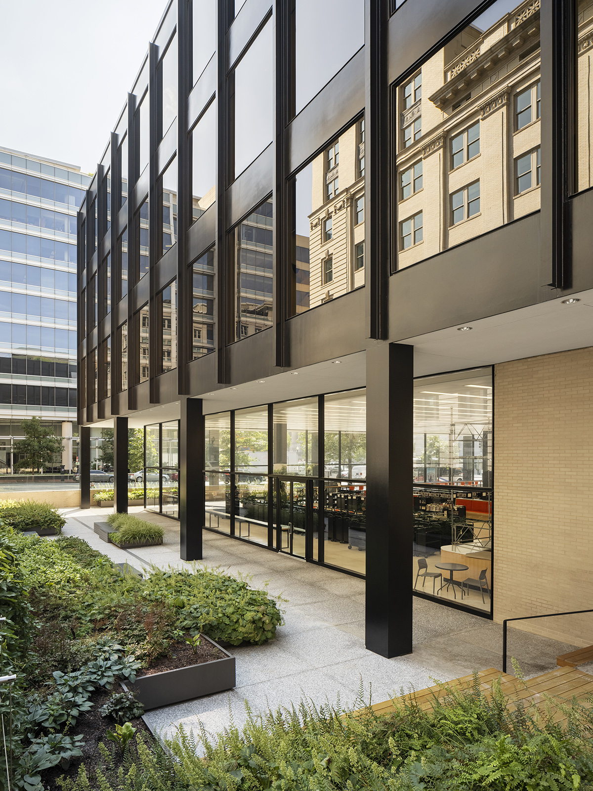 martin luther king jr memorial library reopens after a humanistic transformation by mecanoo