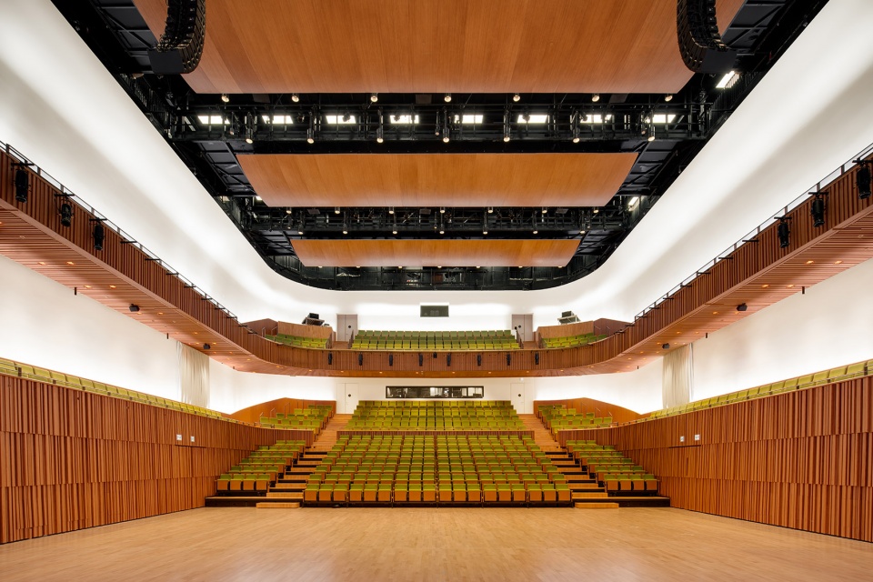 shaw auditorium hkust by henning larsen