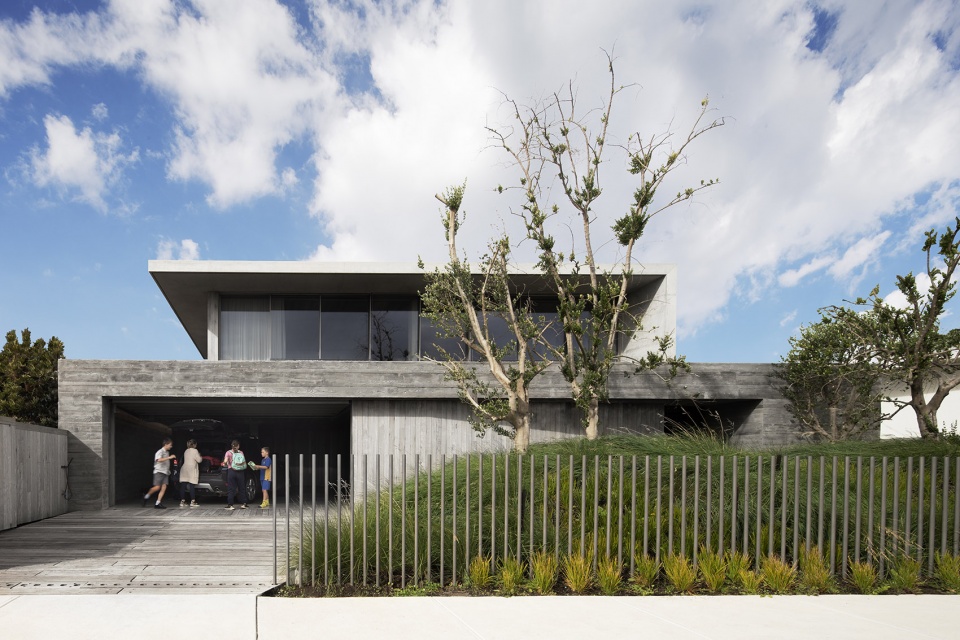 Silver Linings by Rachcoff Vella Architecture