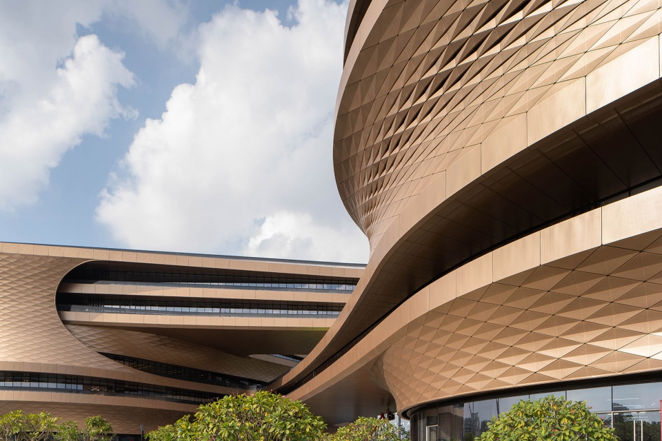 infinitus plaza guangzhou china by zaha hadid architects