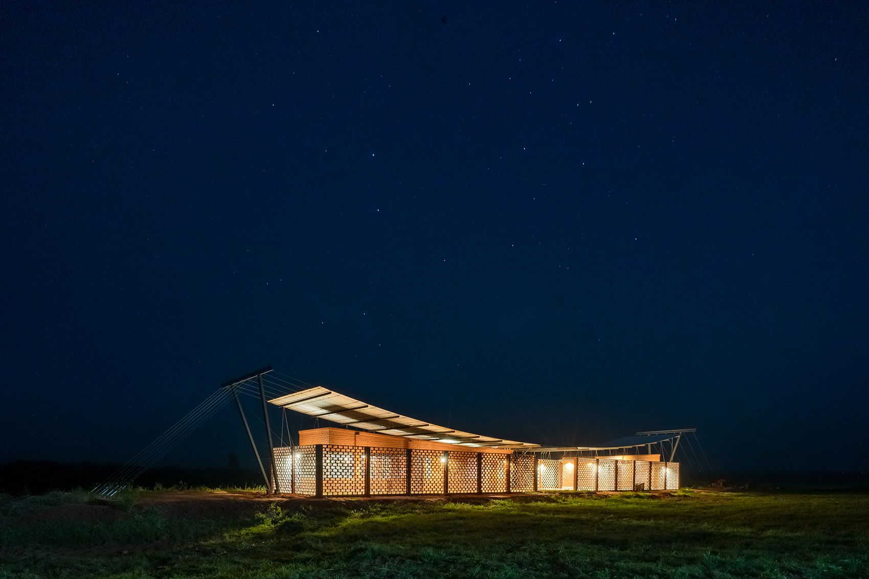 oficinas nordeste curuguaty by minimo comun arquitectura