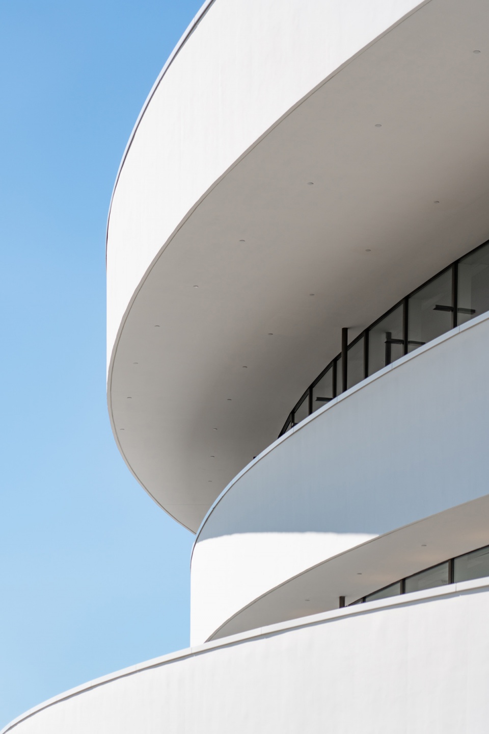 shaw auditorium hkust by henning larsen