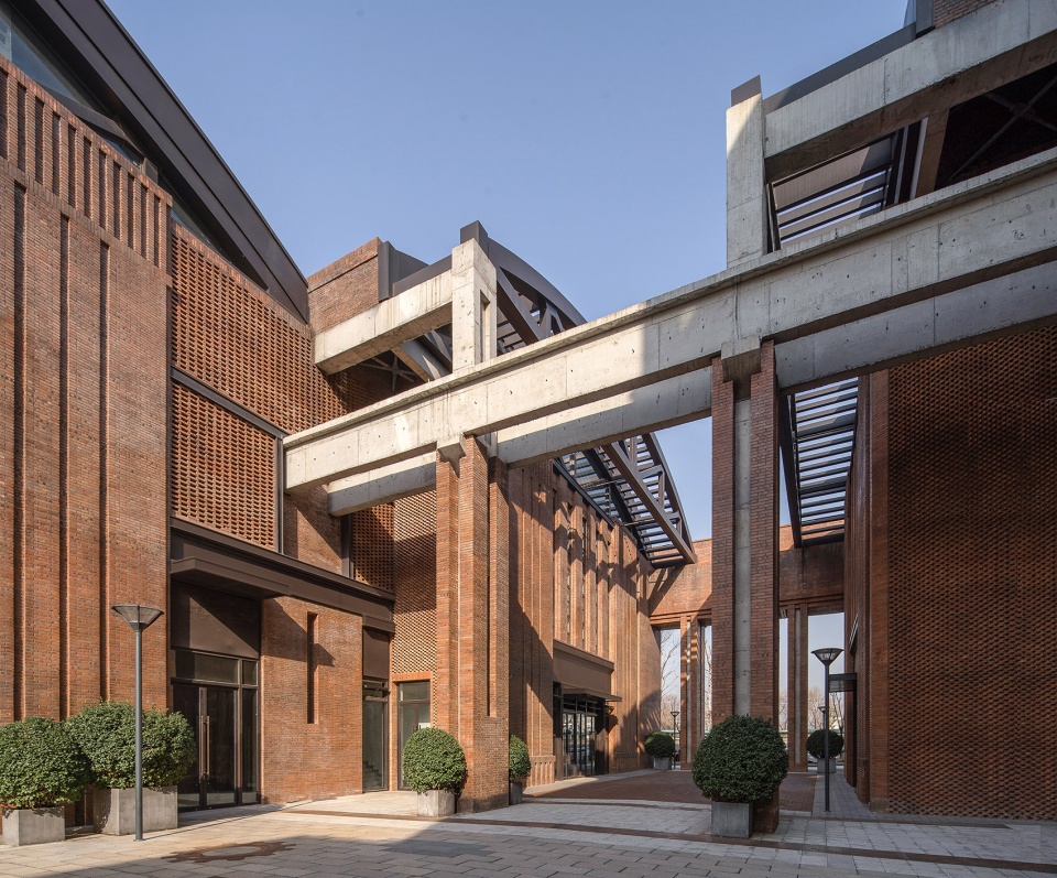 reconstruction of the old tianjin tractor factory plot j tianjin by shenzhen huahui design