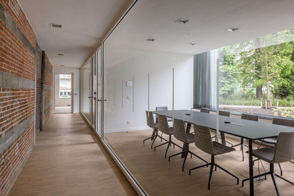 transformation de harmonie antwerp by atelier kempe thill