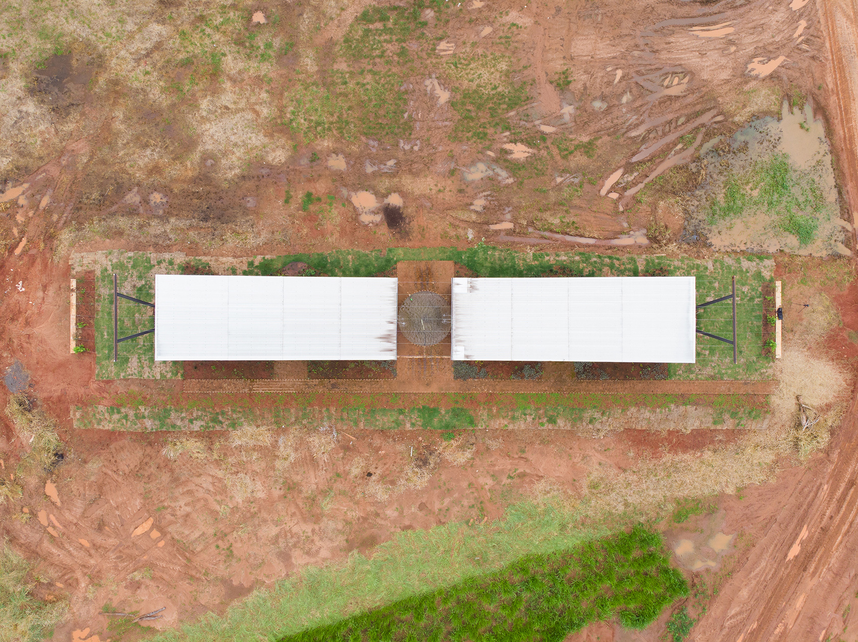 oficinas nordeste curuguaty by minimo comun arquitectura