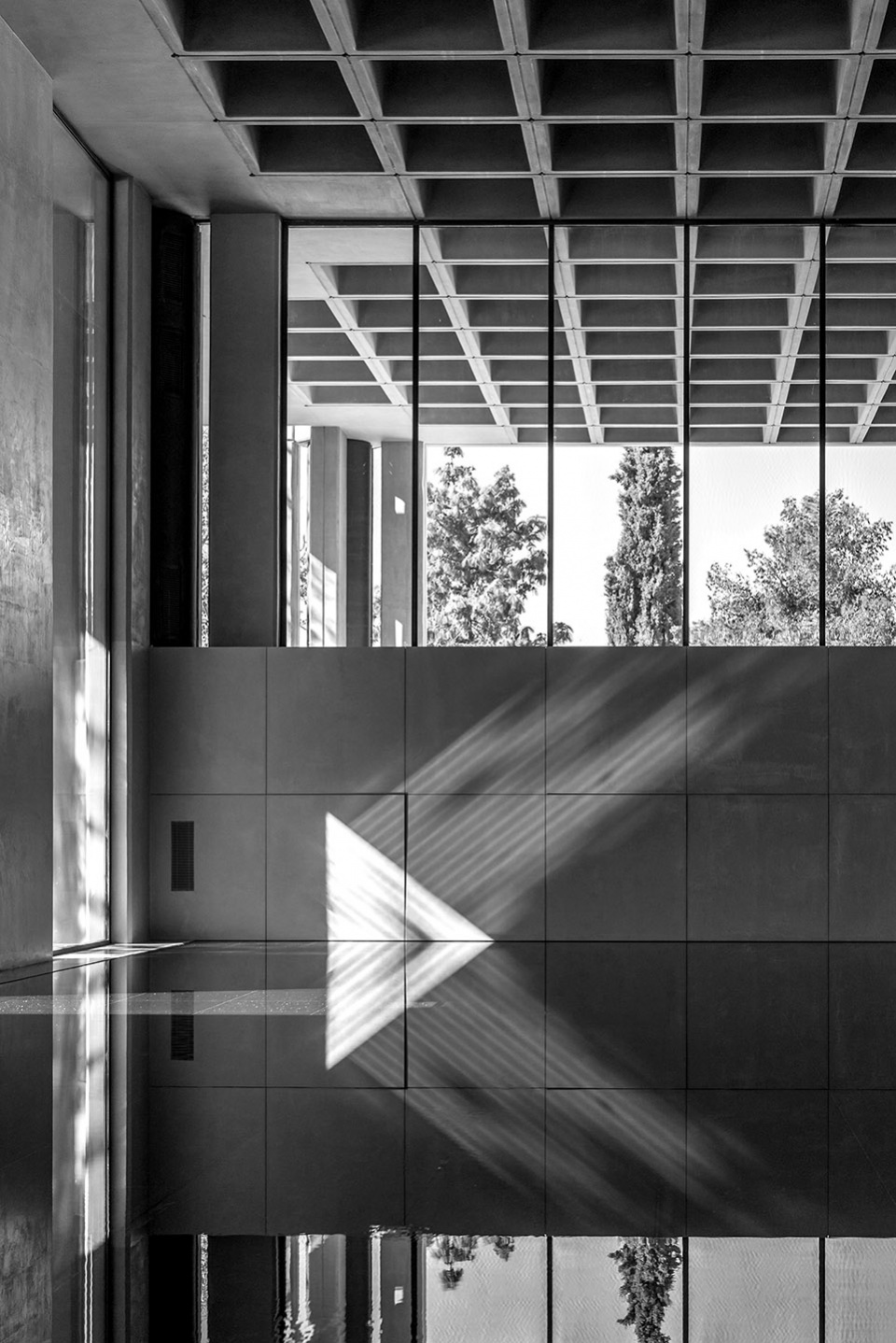office building in attica by georges batzios architects