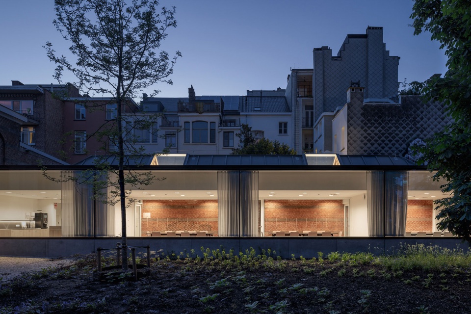 transformation de harmonie antwerp by atelier kempe thill