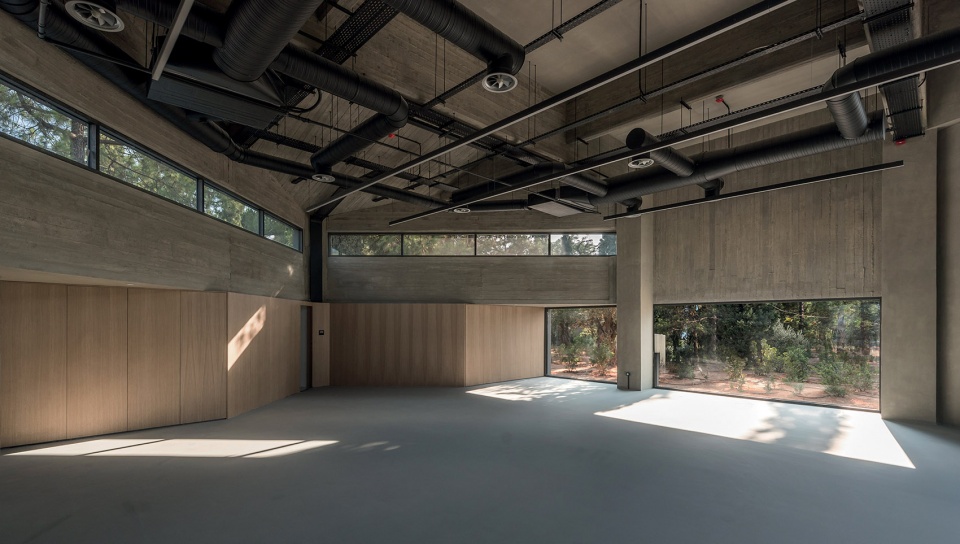 office building in attica by georges batzios architects