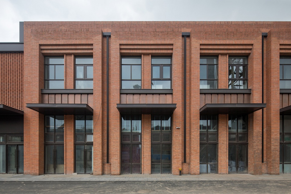 reconstruction of the old tianjin tractor factory plot j tianjin by shenzhen huahui design
