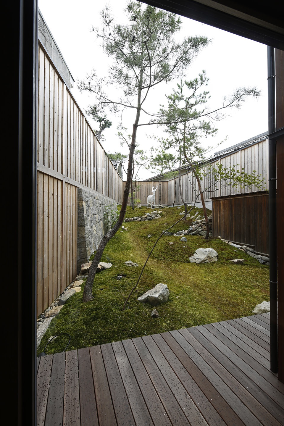 Hishiya Hotel by Fumihiko Sano Studio