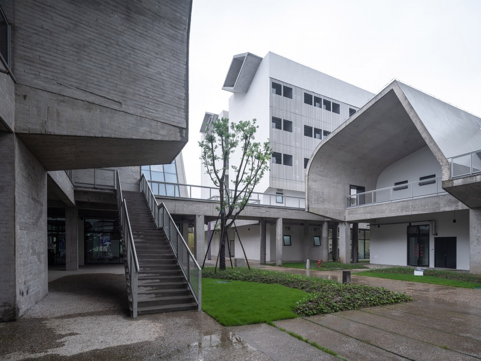 china academy of art liangzhu campus by atelier fcjz