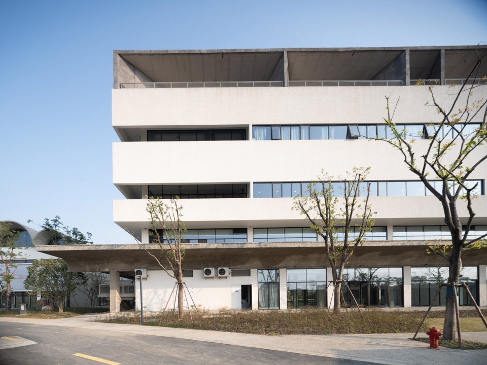 china academy of art liangzhu campus by atelier fcjz