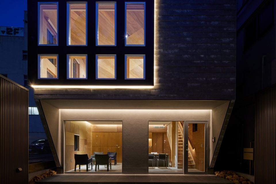 Tower parking and small office YOSHIHIRO KATO ATELIER