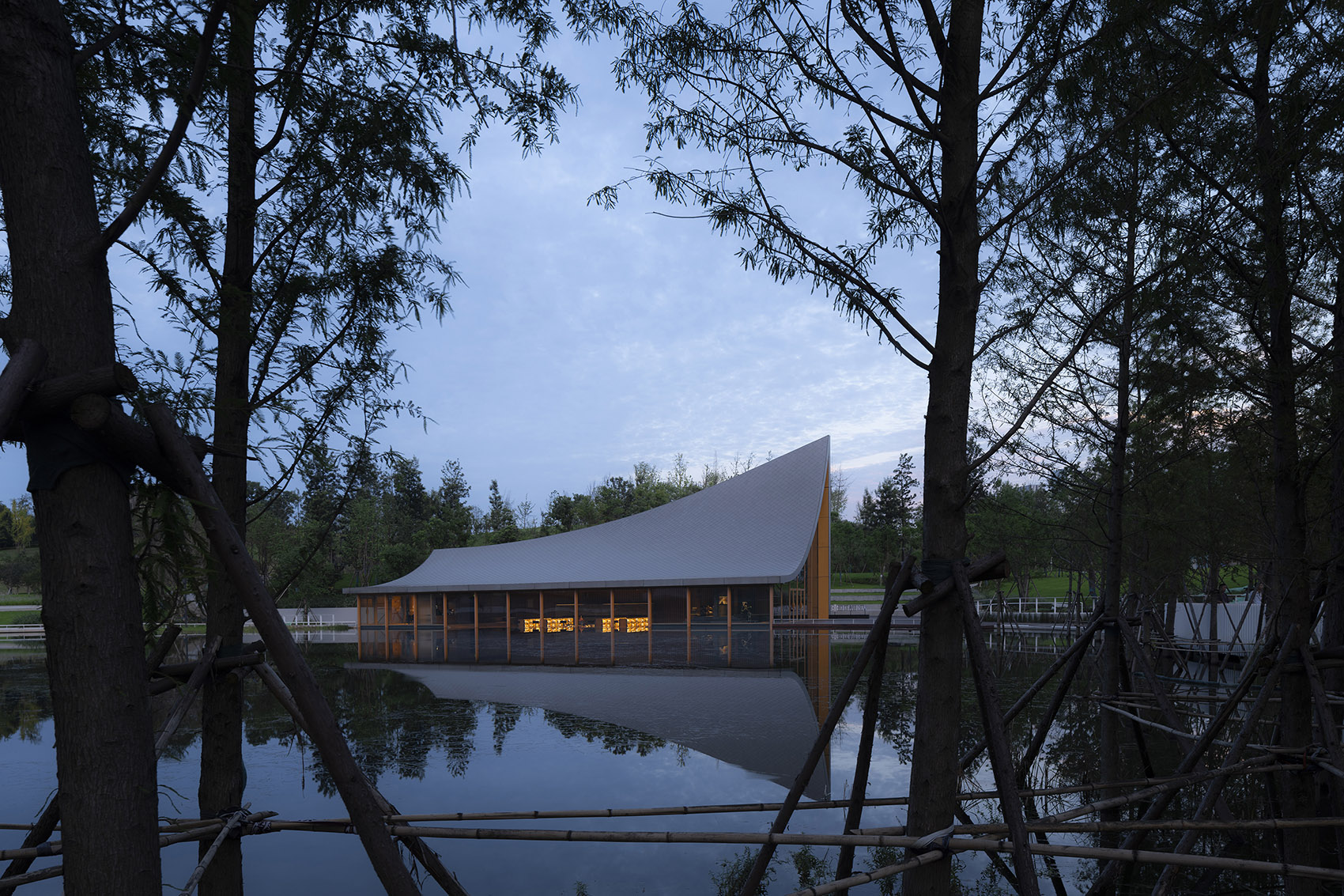 chengdu xinglong lake citic bookstore china by muda architects