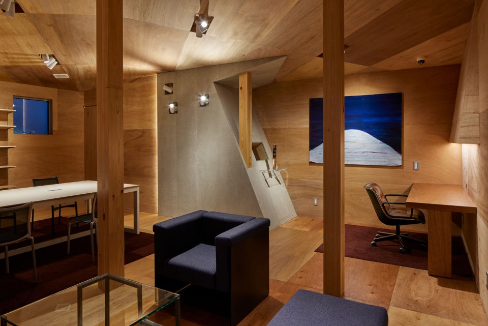 Tower parking and small office YOSHIHIRO KATO ATELIER