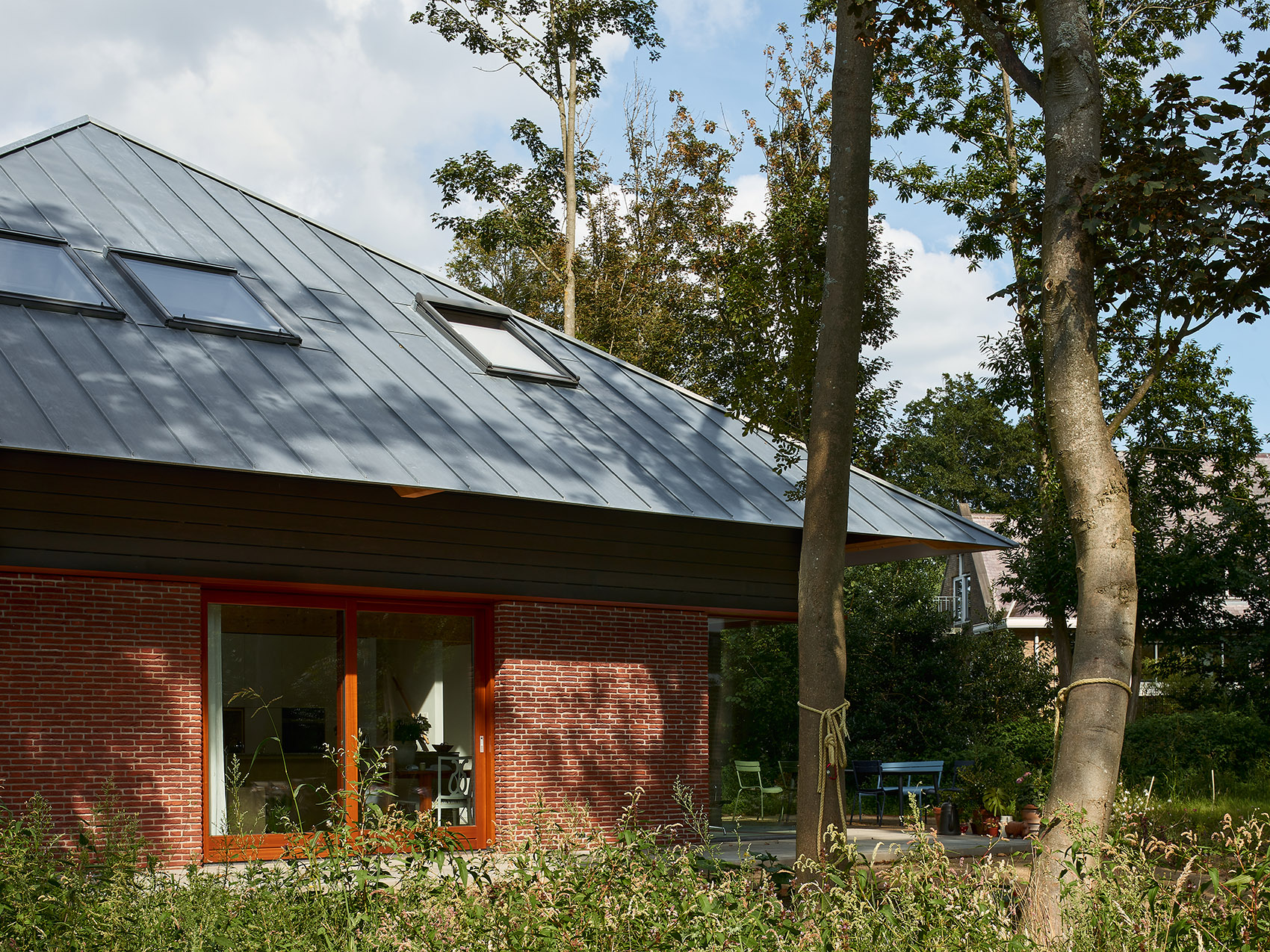 bosvilla noordwijk netherlands by kevin veenhuizen architects