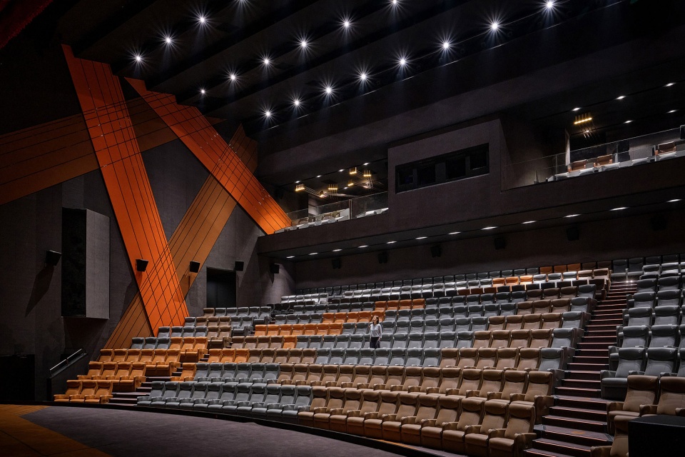 jinyi cinemashenzhen by one plus partnership