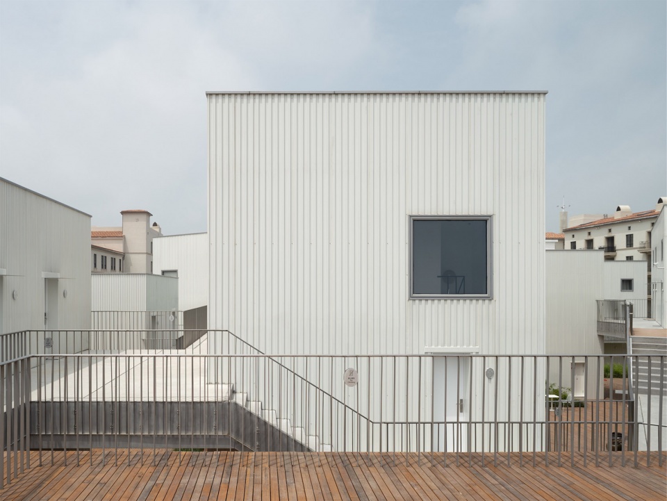 Aranya theTANG hotel BLUE Architecture Studio