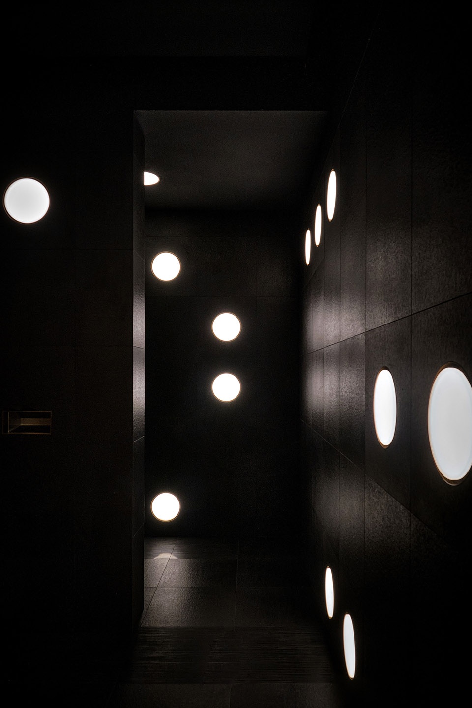 jinyi cinemashenzhen by one plus partnership