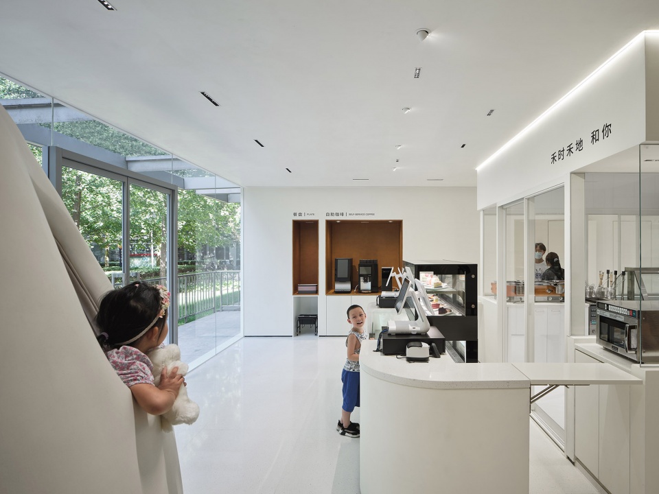 Home in the community Convenience Store Design LM