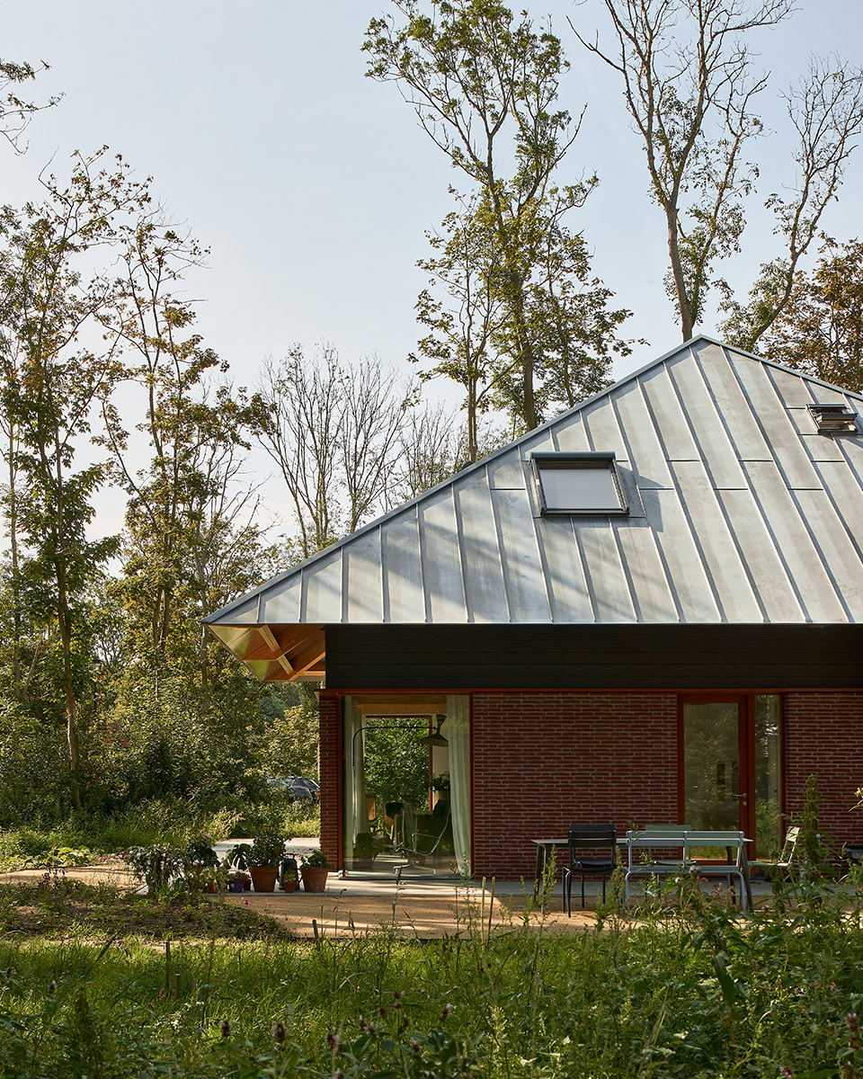 bosvilla noordwijk netherlands by kevin veenhuizen architects
