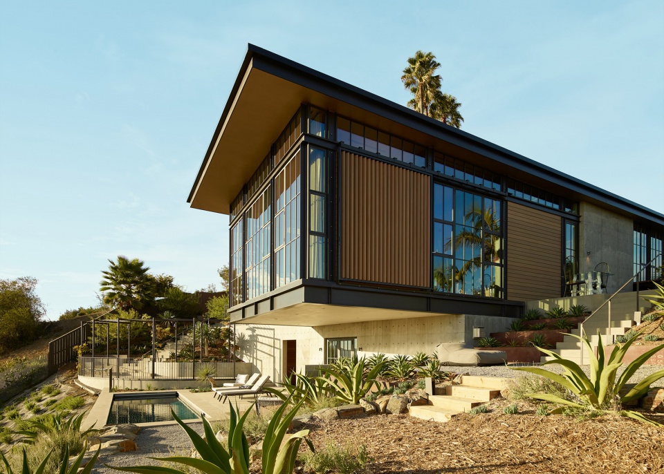Hollywood Hills House by Mutuus Studio