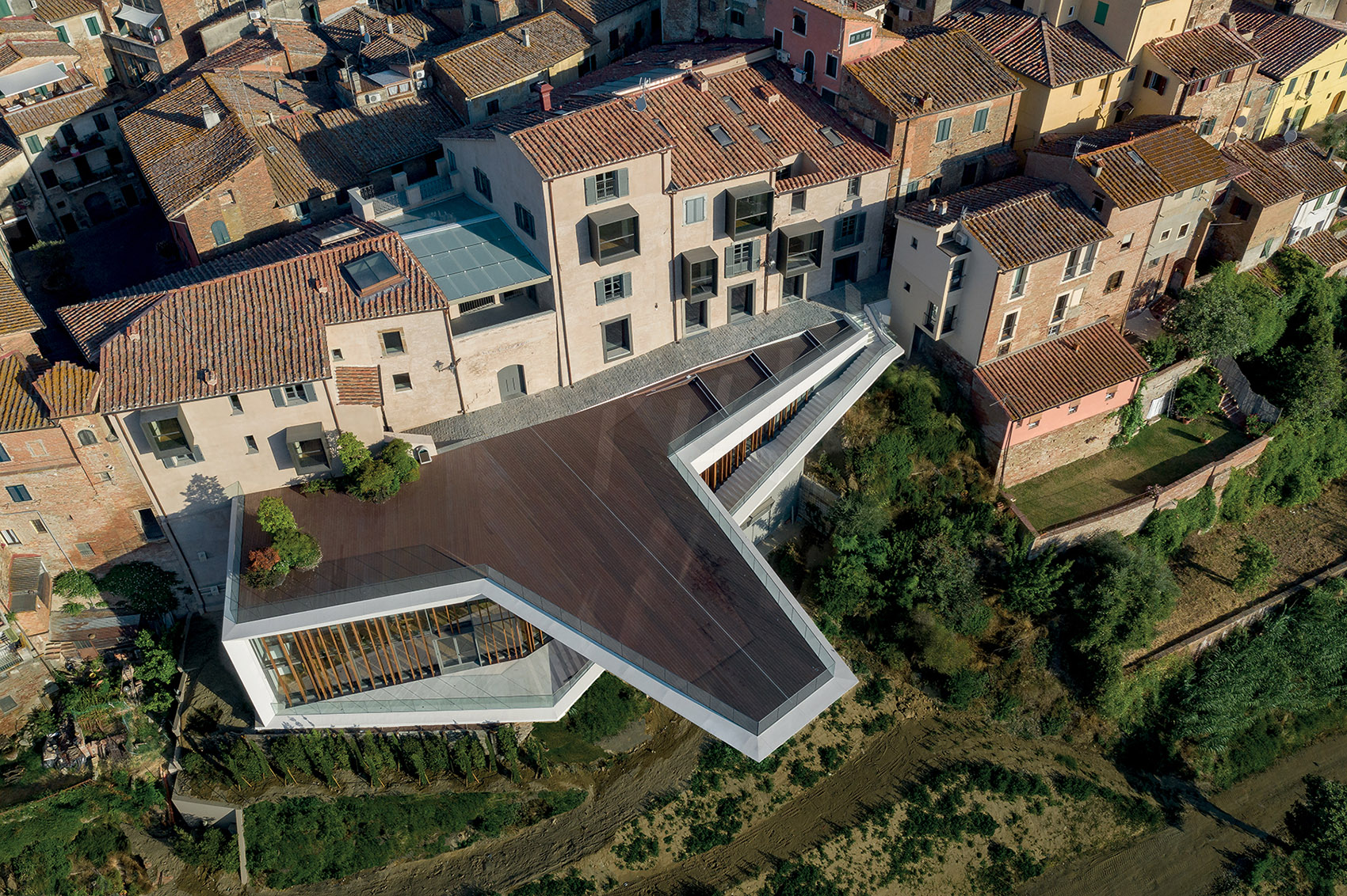 The Palazzo Senza Tempo Creative Cultural Center by MC A