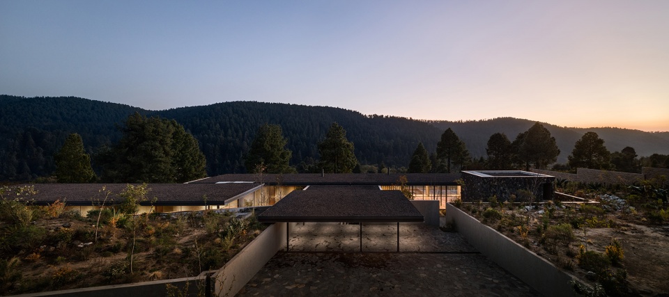 Hill House Manuel Cervantes Céspedes