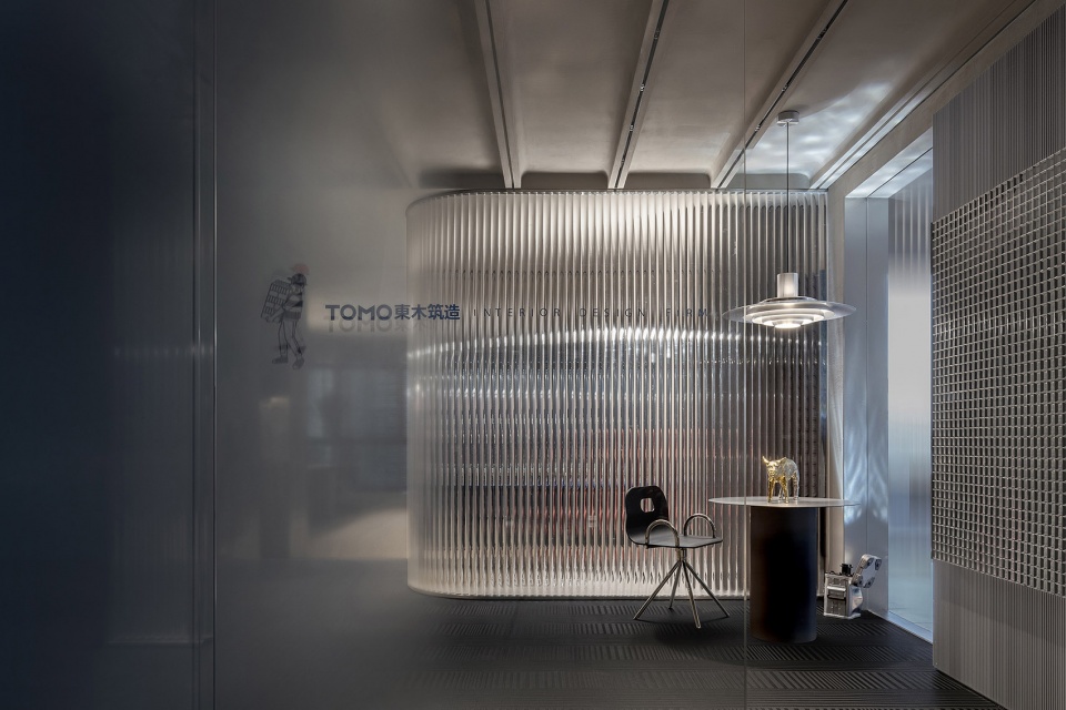 TOMO OFFICE China by TOMO INTERIOR DESIGN FIRM